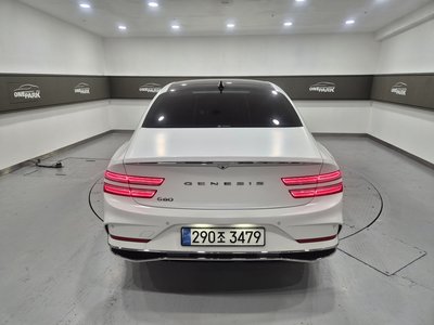 GENESIS G80 (RG3) - 2