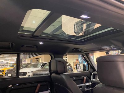 LAND ROVER DEFENDER - 4