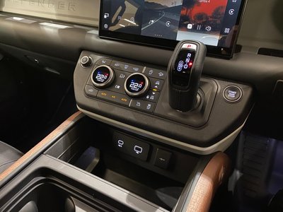 2023 LAND Rover DEFENDER — миниатюра 11