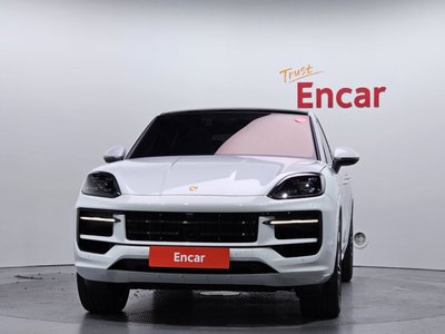 2025 Porsche CAYENNE 照片 2