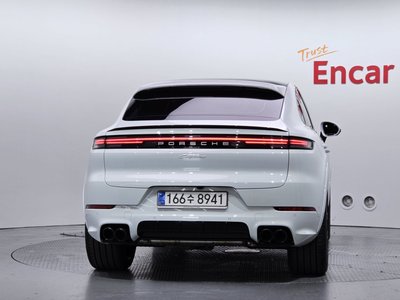 2025 Porsche CAYENNE 照片 3