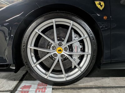 FERRARI 488 PISTA - 9