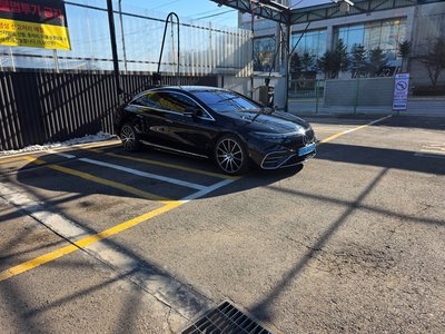 MERCEDES-BENZ EQS - 4