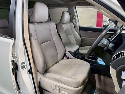 TOYOTA LAND CRUISER PRADO - 9