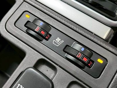 TOYOTA LAND CRUISER PRADO - 8