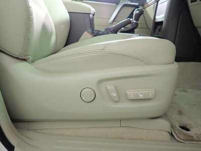 TOYOTA LAND CRUISER PRADO - 9