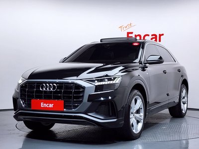 AUDI Q8 - 1