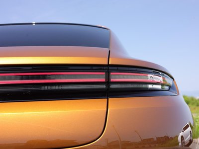 PORSCHE PANAMERA - 8