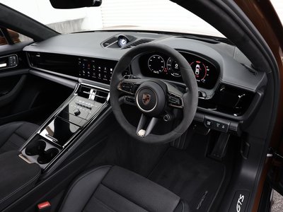 PORSCHE PANAMERA - 3