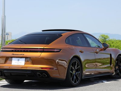 PORSCHE PANAMERA - 6