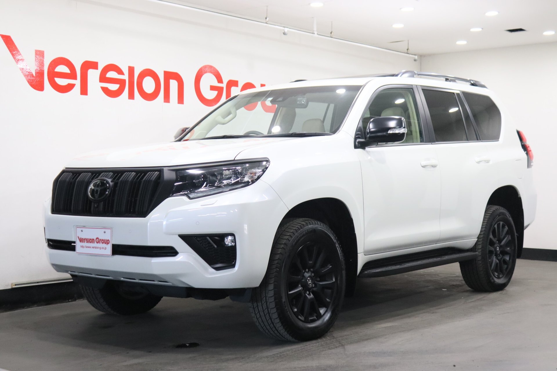 TOYOTA LAND CRUISER PRADO - View 1