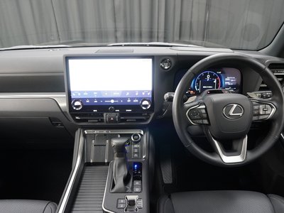 صورة مصغرة 15 لـ 2025 Lexus GX