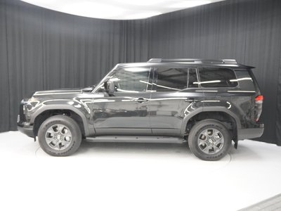 2025 Lexus GX photo 3