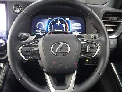 صورة مصغرة 18 لـ 2025 Lexus GX