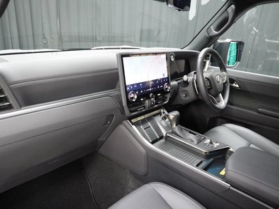 2025 Lexus GX photo 10