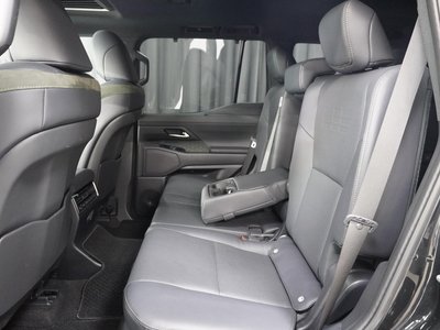 صورة مصغرة 13 لـ 2025 Lexus GX