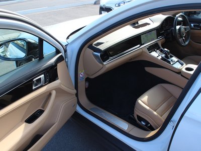 PORSCHE PANAMERA - 10