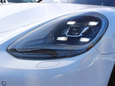 PORSCHE PANAMERA - 8