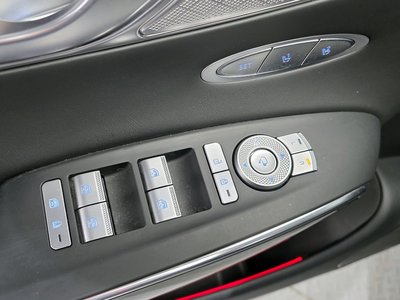 2021 Genesis GV70 — миниатюра 14