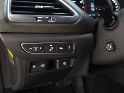 2020 Genesis G90 thumbnail 30