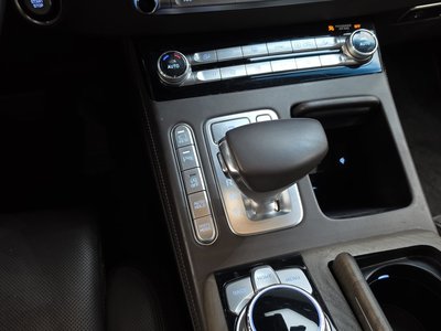 2020 Genesis G90 thumbnail 12