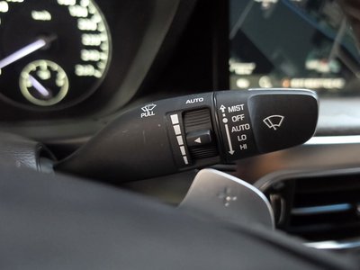 2020 Genesis G90 thumbnail 36