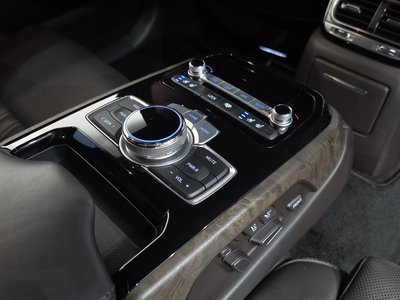 2020 Genesis G90 thumbnail 26