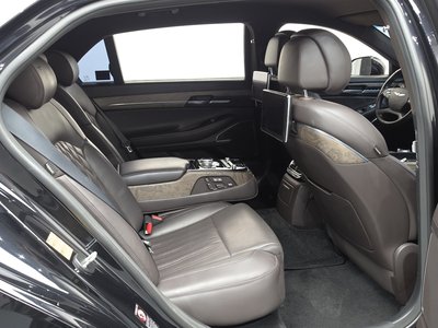 2020 Genesis G90 thumbnail 17