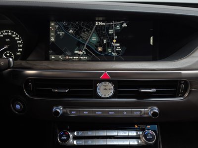 2020 Genesis G90 thumbnail 19
