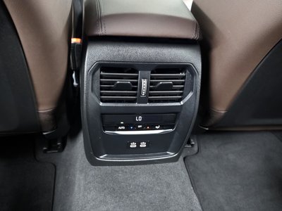 صورة مصغرة 25 لـ 2024 BMW 3 SERIES