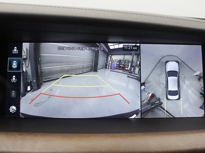 2020 Genesis G90 thumbnail 11