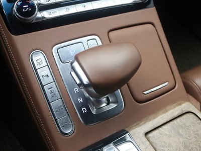 2020 Genesis G90 thumbnail 19