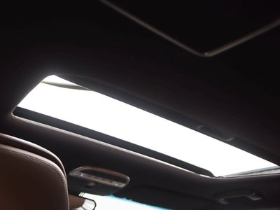 2020 Genesis G90 thumbnail 15