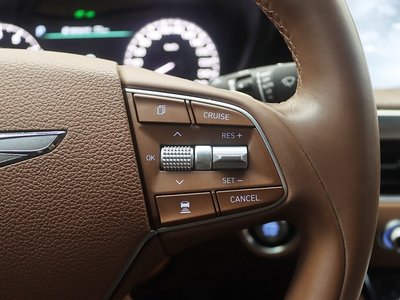2020 Genesis G90 thumbnail 14