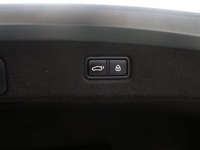 2020 Genesis G90 thumbnail 20