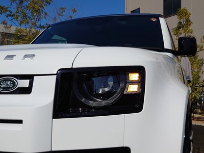 LAND ROVER DEFENDER - 10