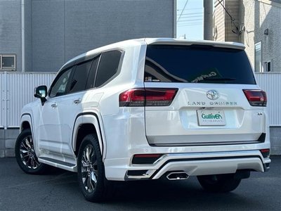 TOYOTA LAND CRUISER 300 - 9