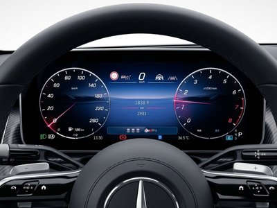 2025 Mercedes-BENZ GLC — миниатюра 11