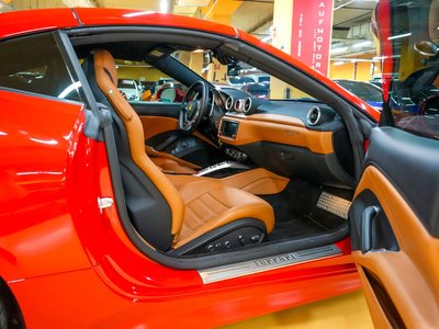 FERRARI CALIFORNIA - 10