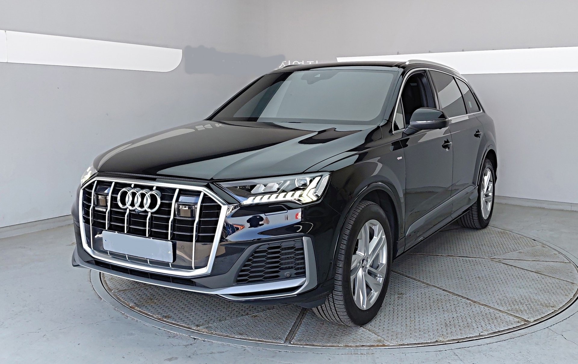 AUDI Q7 - View 1
