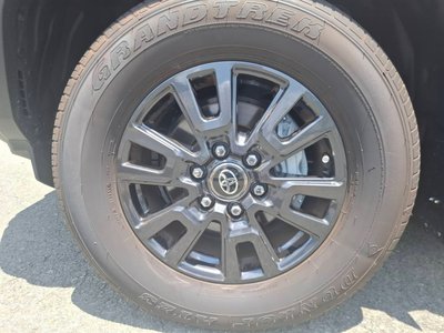 TOYOTA LAND CRUISER 250 - 7
