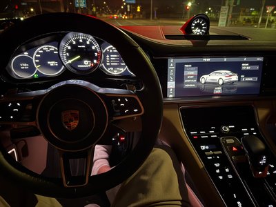 PORSCHE PANAMERA - 3