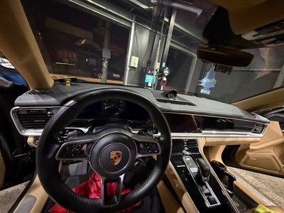 PORSCHE PANAMERA - 10