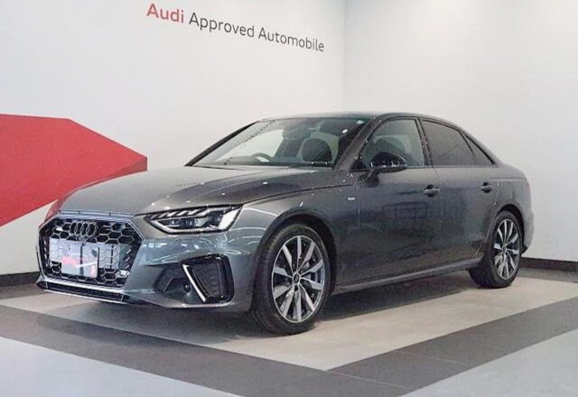 AUDI A4 - View 1