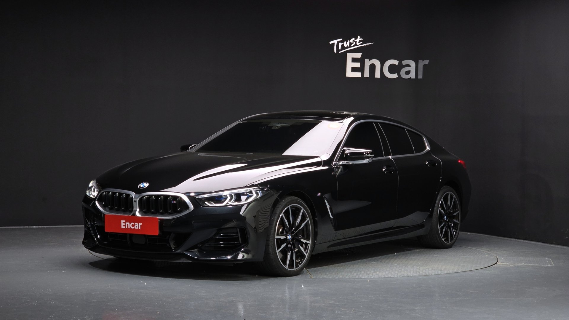 BMW 8 SERIES - View 1