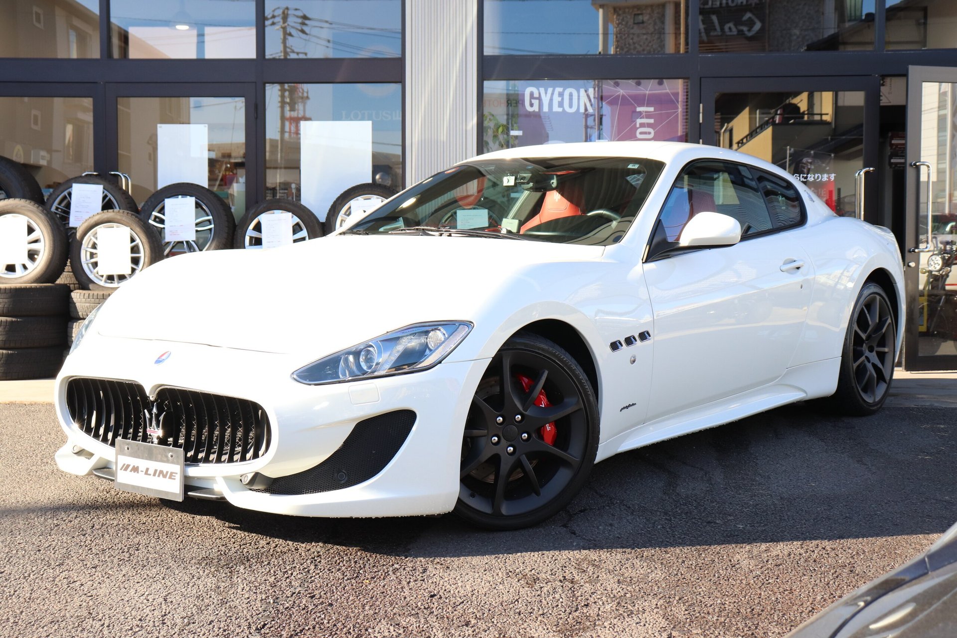 MASERATI GRANTURISMO - View 1