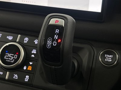 2025 LAND Rover DEFENDER — миниатюра 82