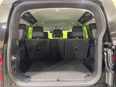 2025 LAND Rover DEFENDER — миниатюра 16