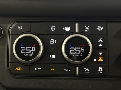 صورة 7 لـ 2025 LAND Rover DEFENDER