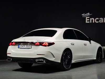 MERCEDES-BENZ E-CLASS - 3